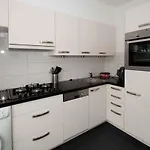 Schelvis Apartments